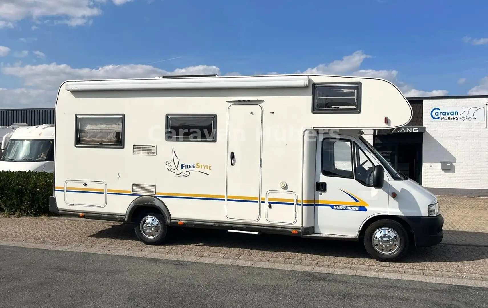 Euramobil Sport A 665HS - Rundsitzgruppe - Sat/TV - Solar Weiß - 2