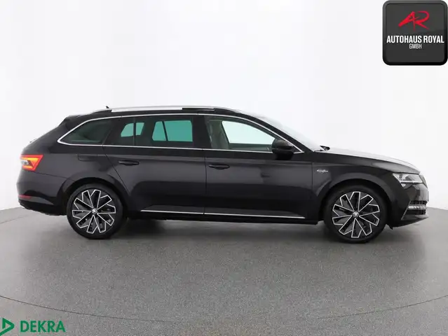 Skoda Superb view 6