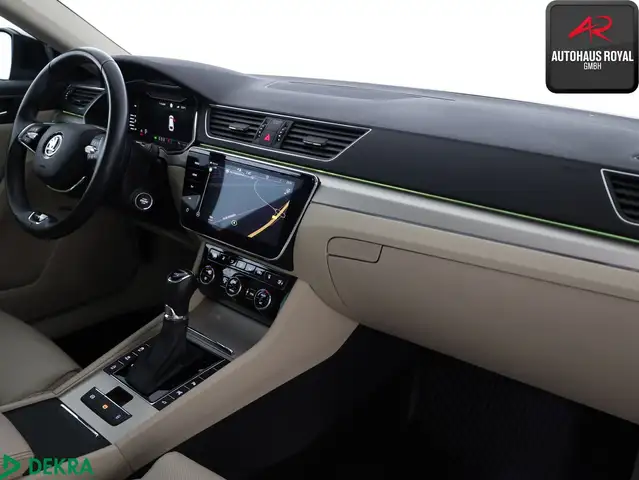 Skoda Superb view 11
