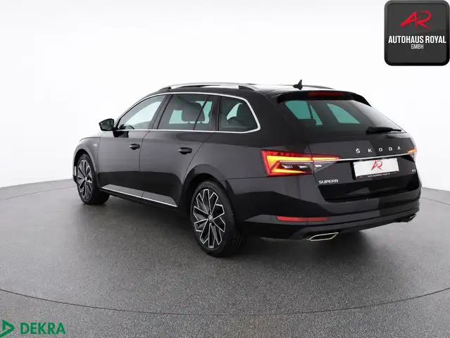 Skoda Superb view 3