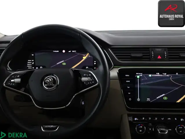 Skoda Superb view 10