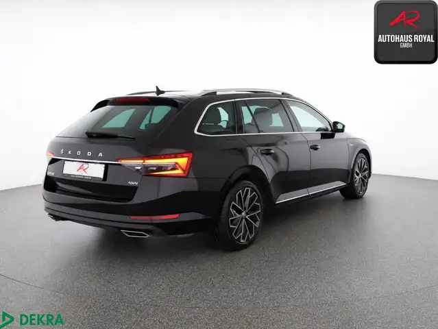 Skoda Superb view 5