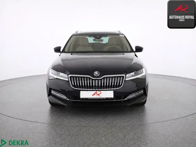 Skoda Superb view 8