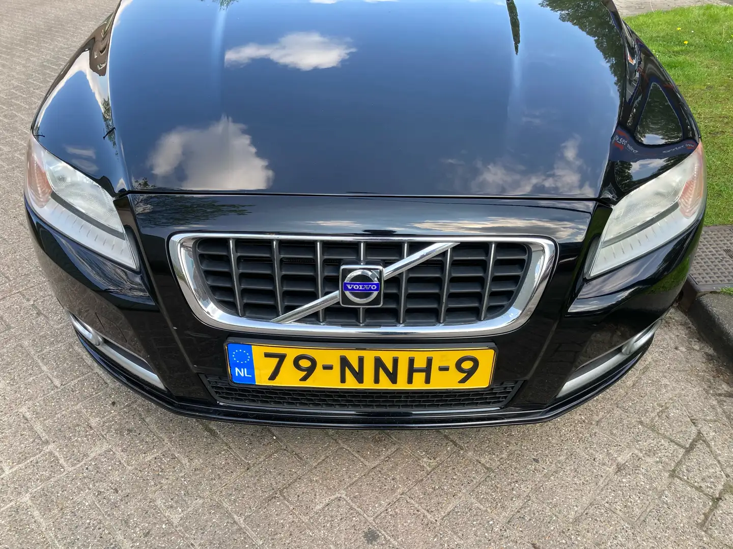 Volvo V70 2.0T 200PK Geartronic Fekete - 2