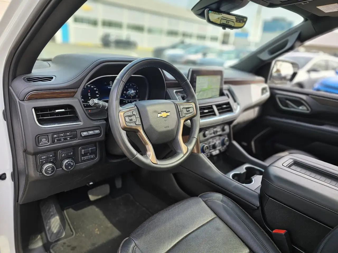 Chevrolet Suburban снимка Chevrolet Suburban