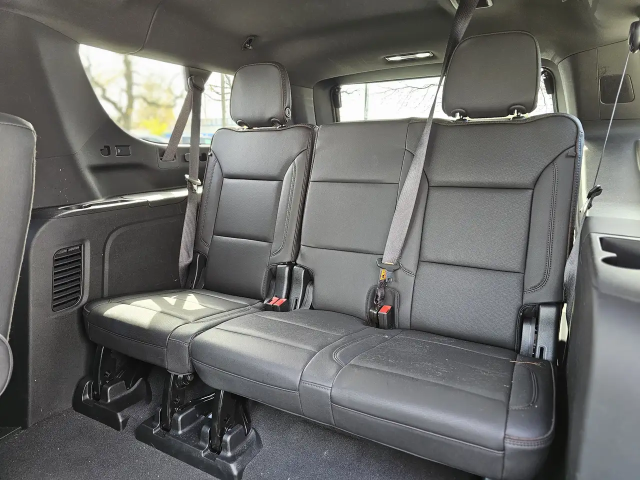 Chevrolet Suburban снимка Chevrolet Suburban