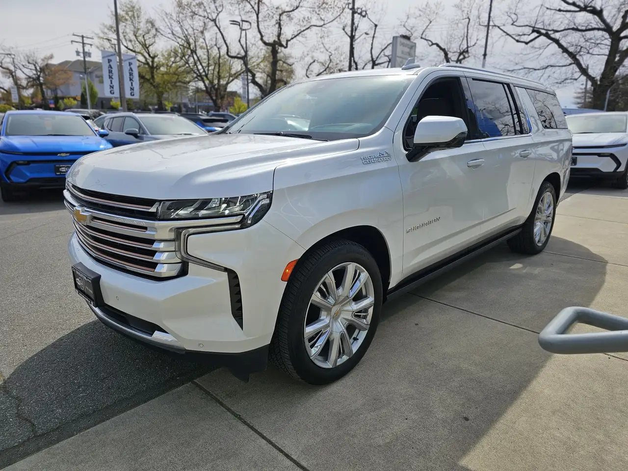 Chevrolet Suburban снимка Chevrolet Suburban