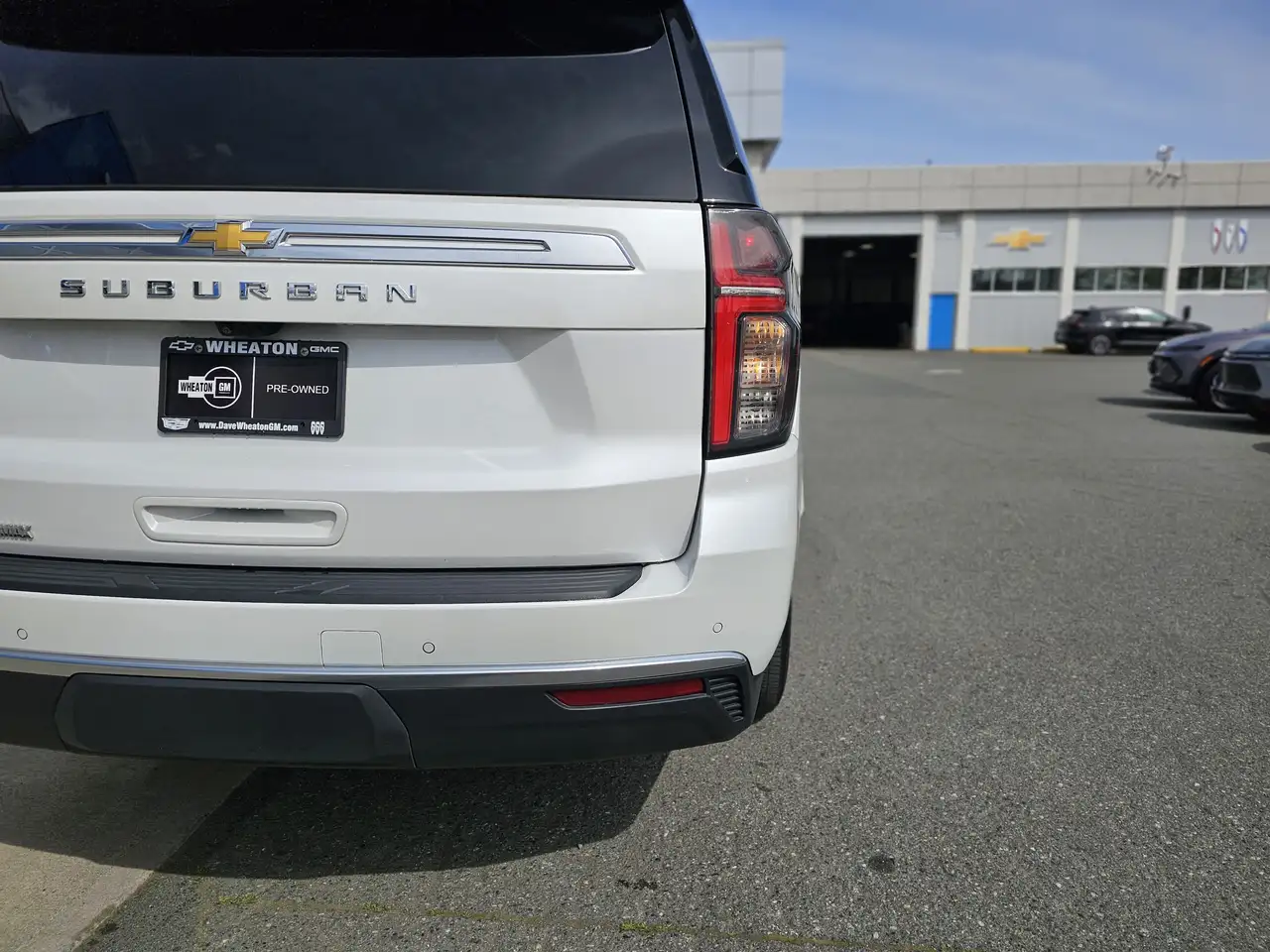 Chevrolet Suburban снимка Chevrolet Suburban