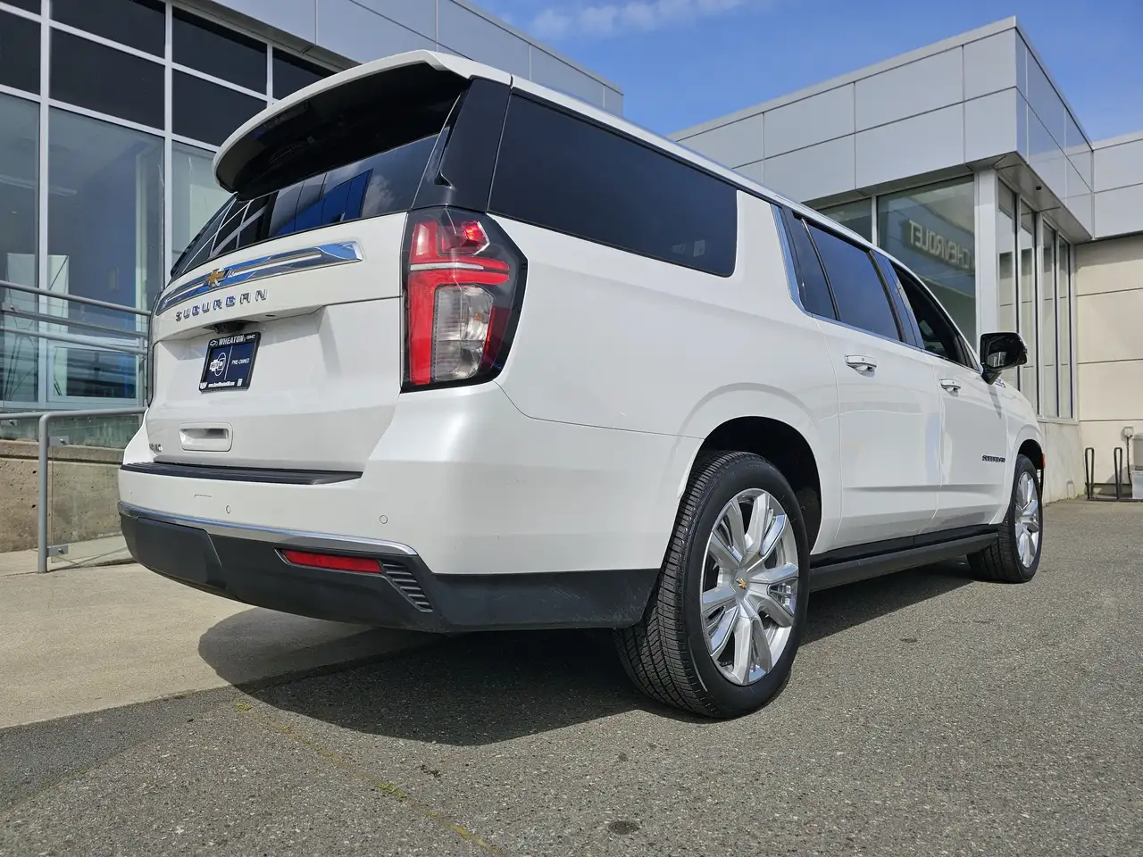 Chevrolet Suburban снимка Chevrolet Suburban