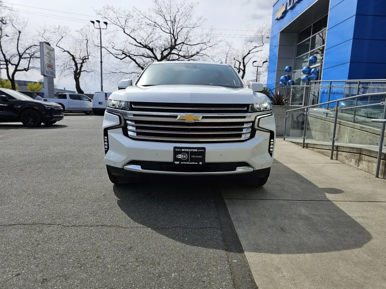 Chevrolet Suburban снимка Chevrolet Suburban