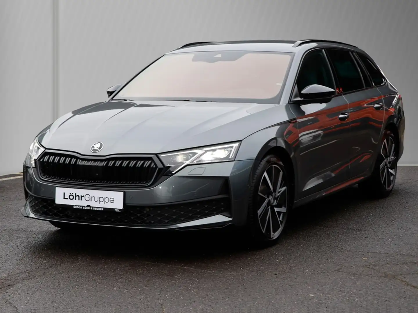 Skoda Octavia Combi 2.0 TDI DSG Sportline AHK/Navi Grau - 2