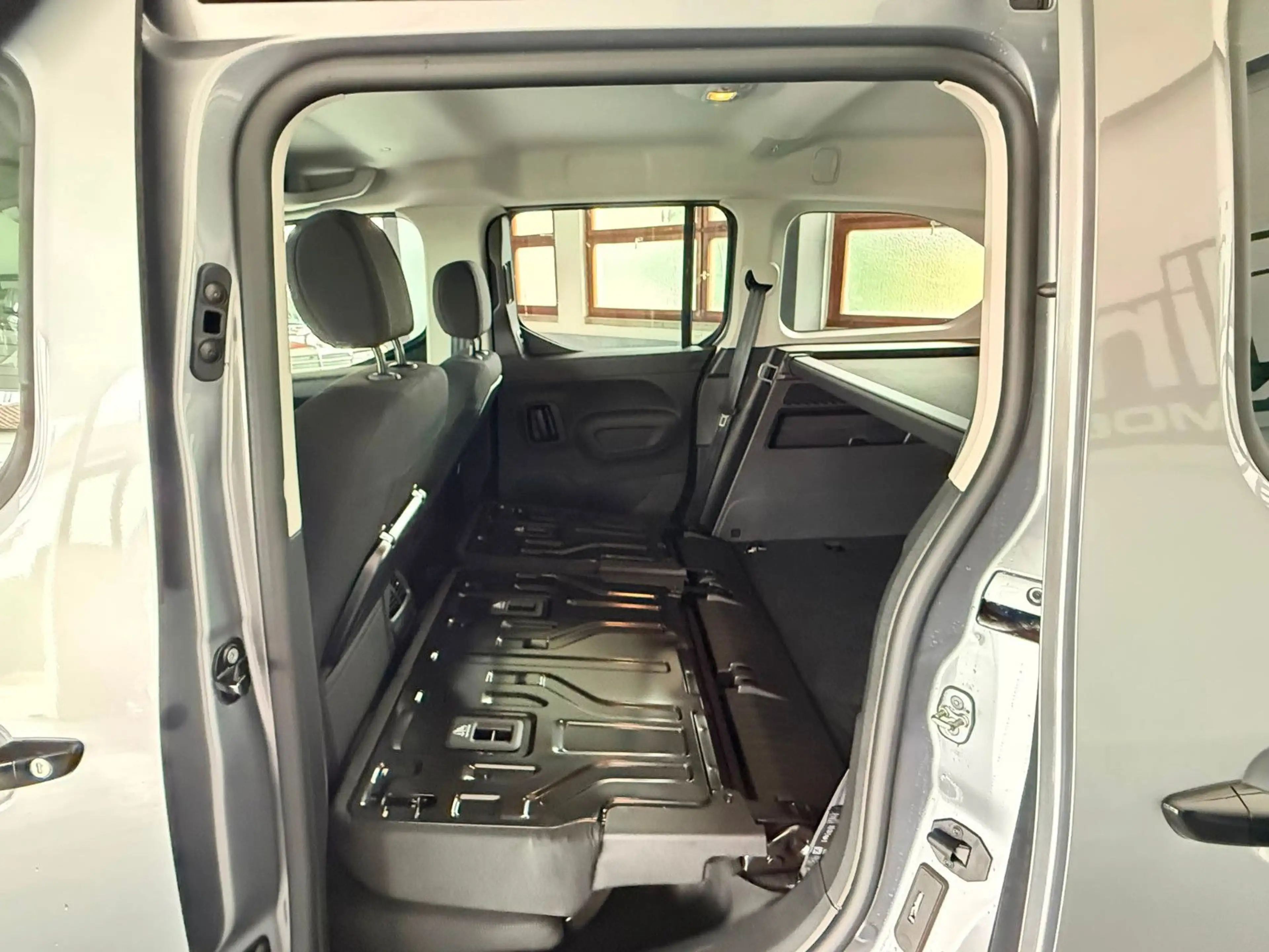 Opel Combo Life -Edition Plus-LED,,5 Sitze L2H1,Kette — photo 7