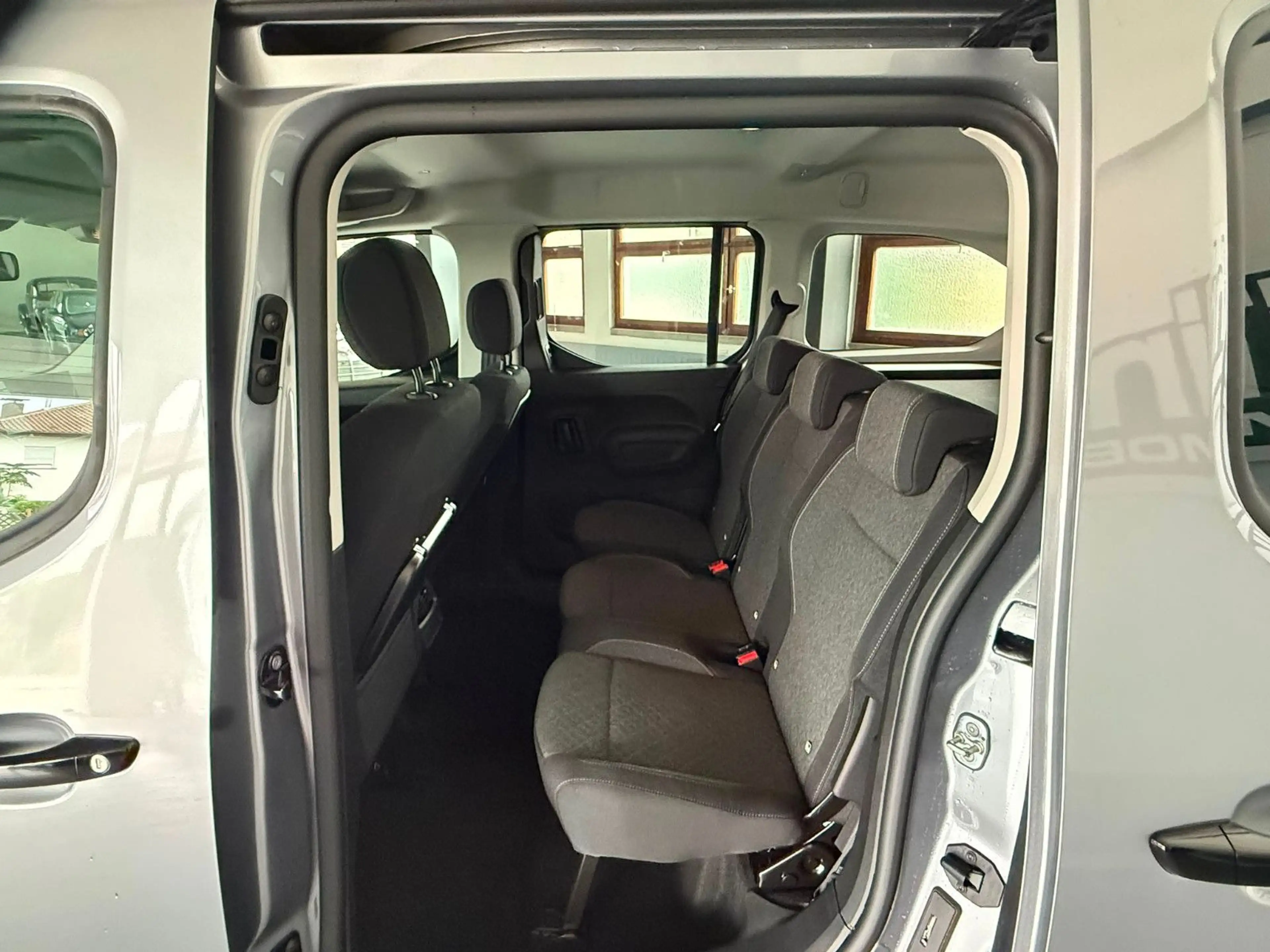 Opel Combo Life -Edition Plus-LED,,5 Sitze L2H1,Kette — photo 6