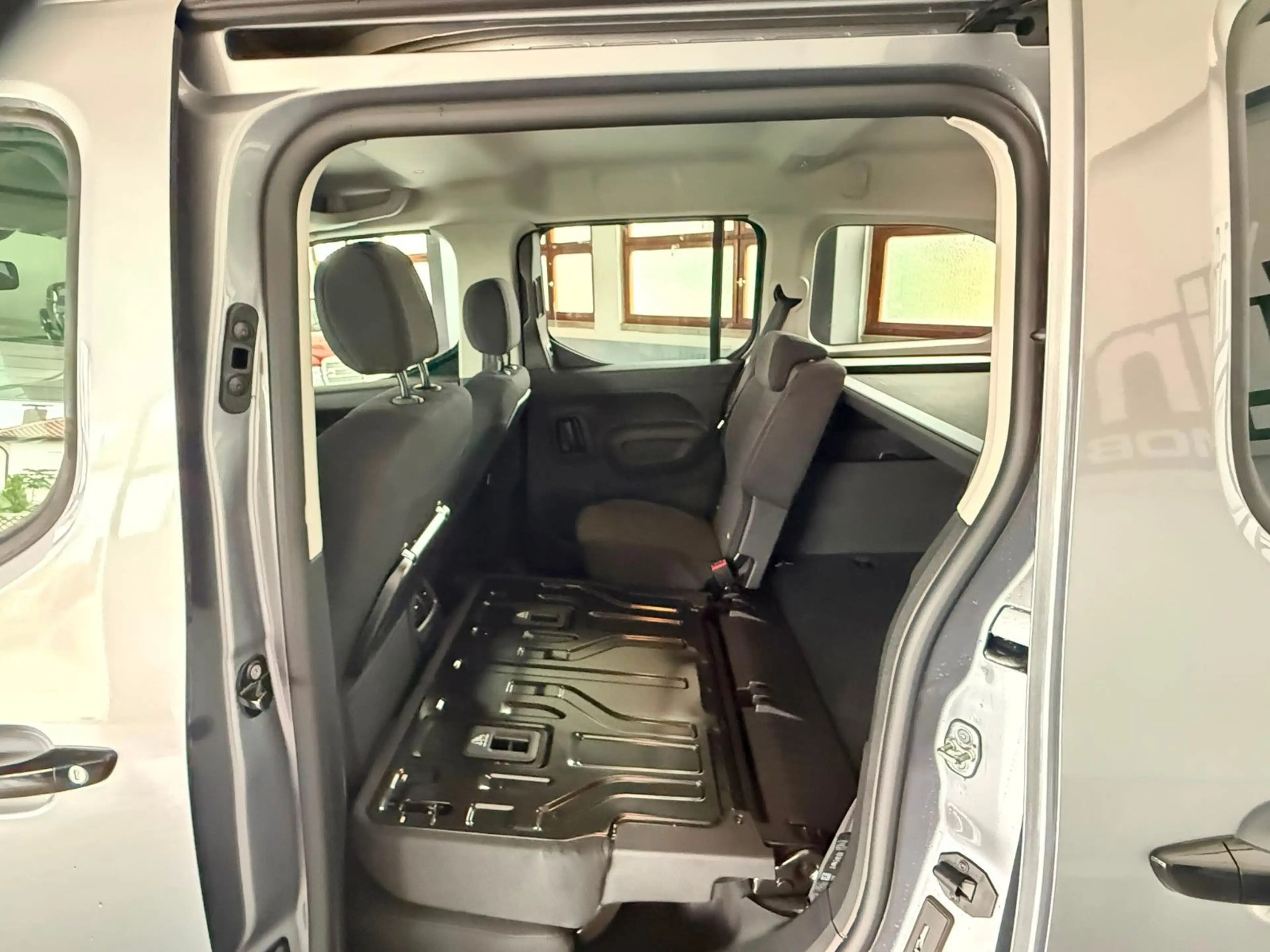 Opel Combo Life -Edition Plus-LED,,5 Sitze L2H1,Kette — photo 9