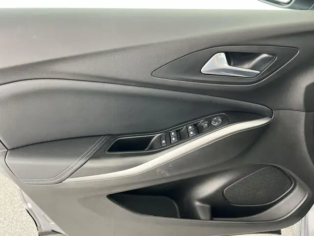 Opel Grandland view 11