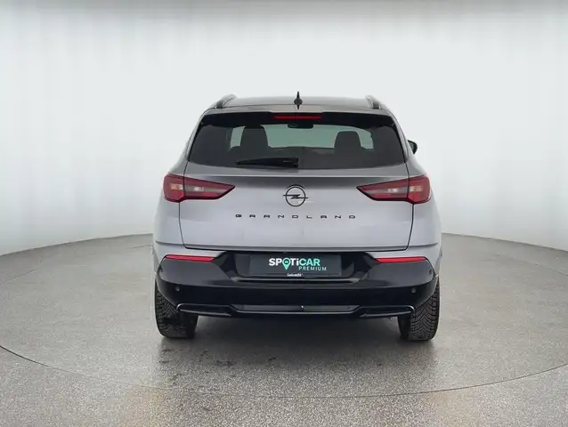 Opel Grandland view 4