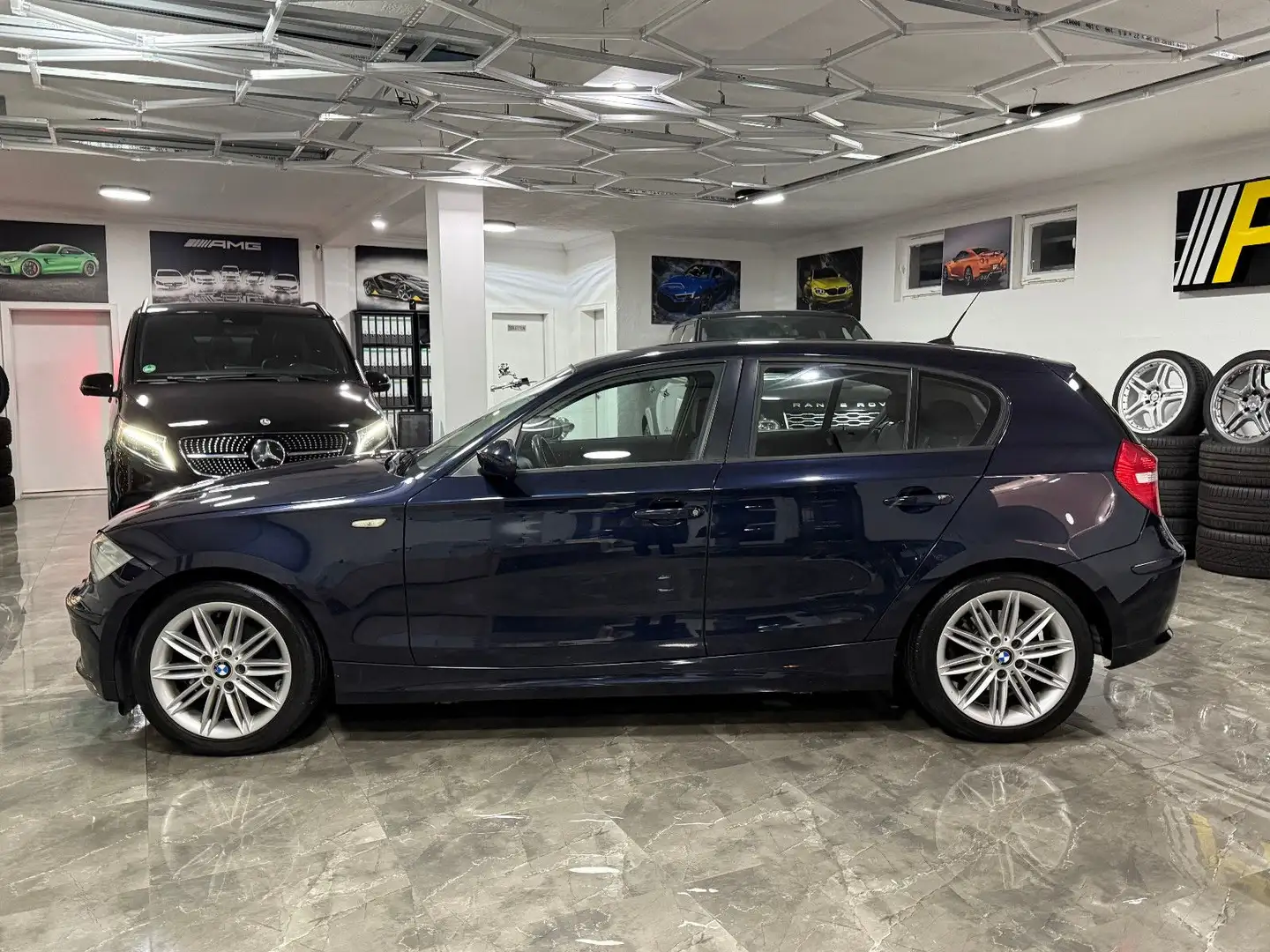 BMW 118 i Lim. / Klimaautomatik Sitzheizung Tempomat Blauw - 2