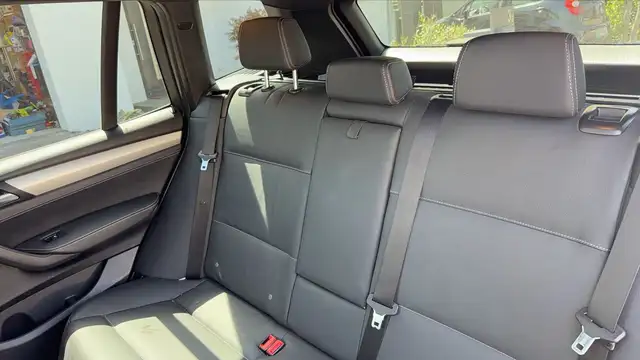 BMW X3 view 9
