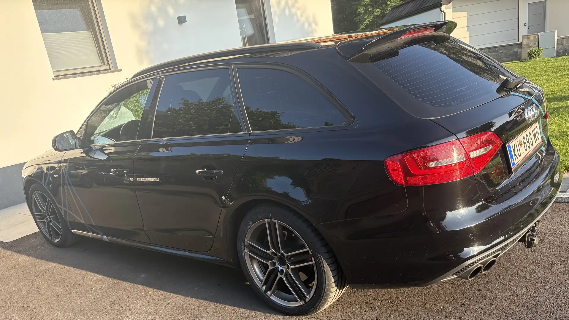 Audi A4 Avant 2,0 TDI S-line Black edition Preis VB - 2