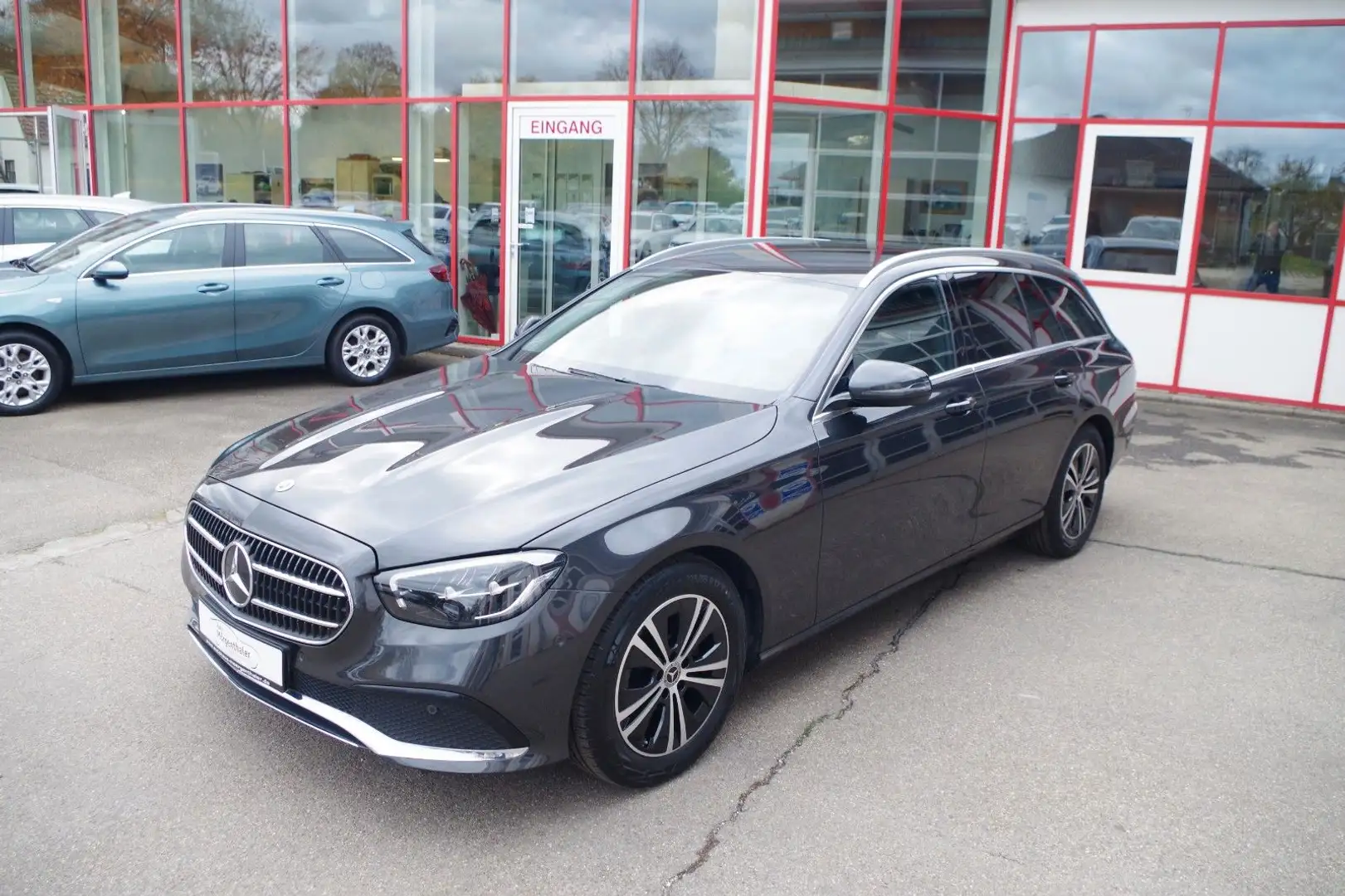 Mercedes-Benz E 220 d T-Modell Avantgarde + Interieur, AHK Grau - 1