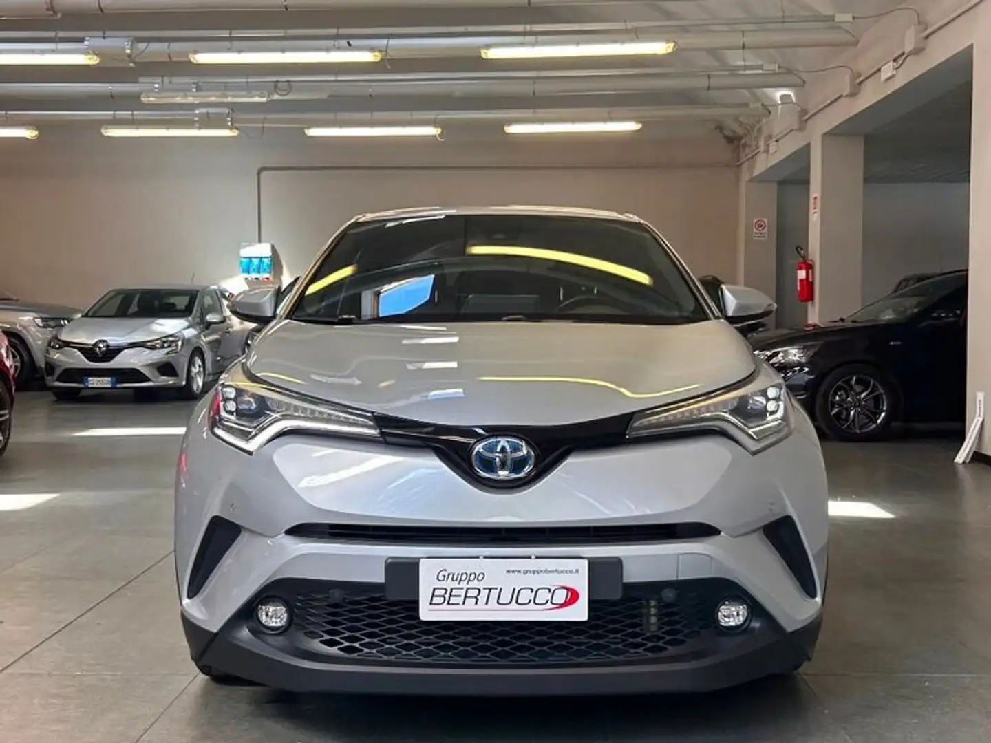 Toyota C-HR 1.8 Hybrid E-CVT Lounge Argento - 2