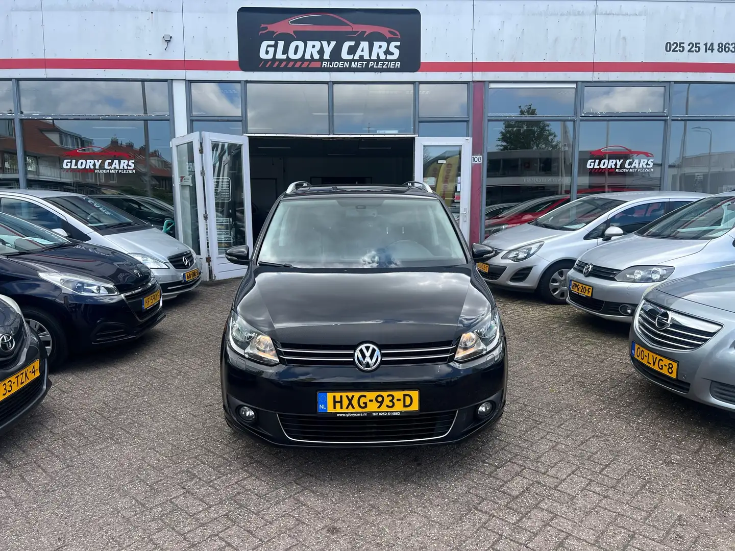 Volkswagen Touran 1.4 TSI Highline PANO,PDC,NAVI Zwart - 1