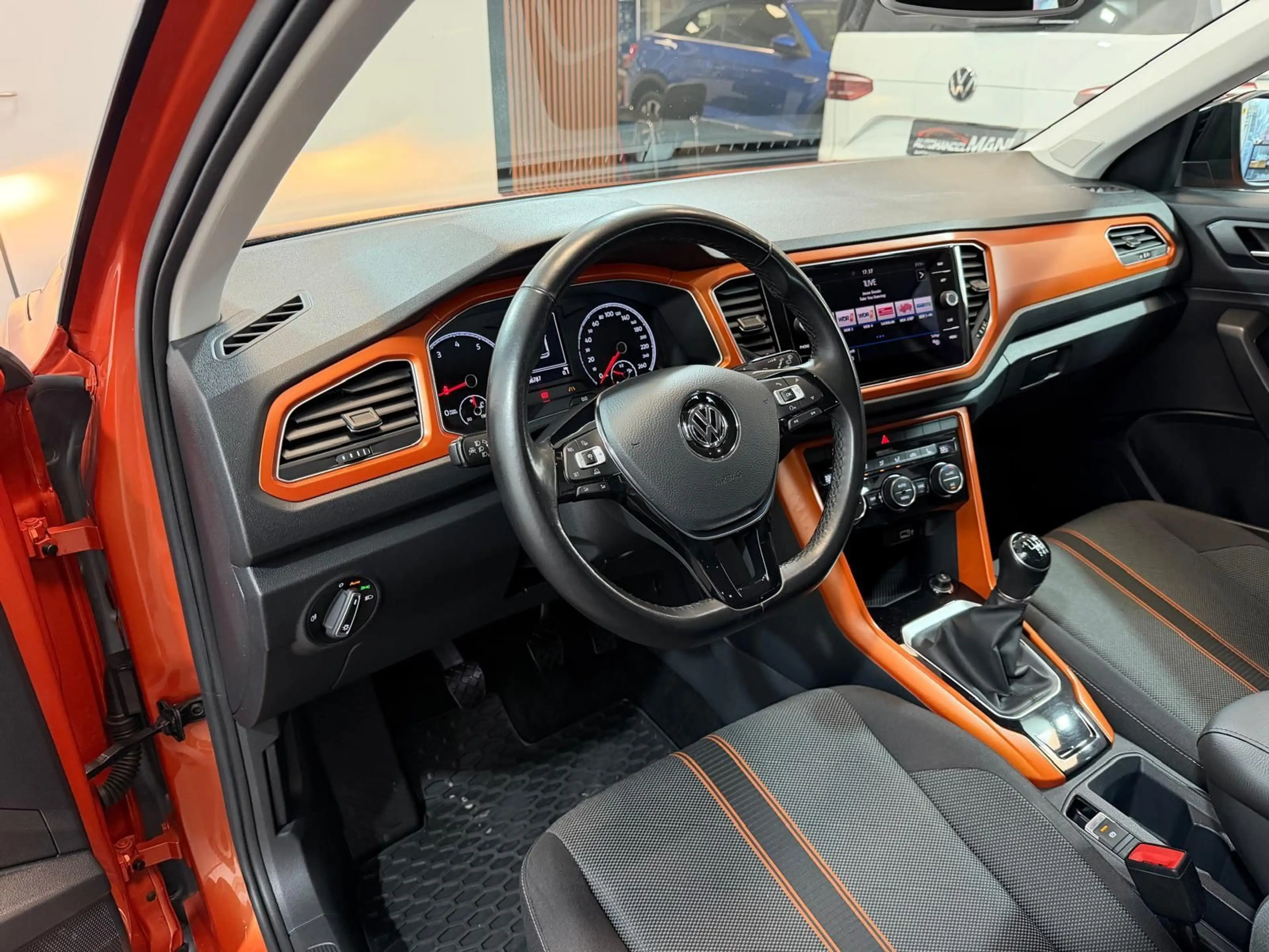 Volkswagen T-Roc Style/Navi/AHK/Tempomat/Alu/Sitzheizung/ — photo 12