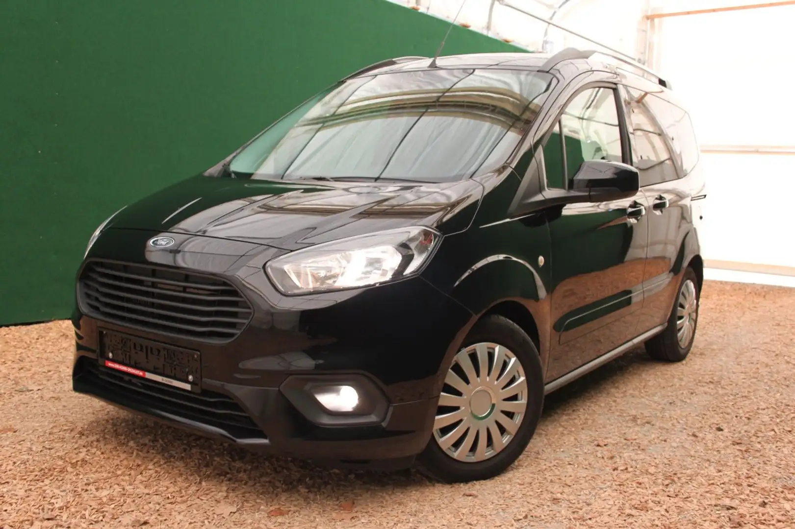 Ford Tourneo Courier / SHZ/ Reling/ Navi/ Sync Schwarz - 2