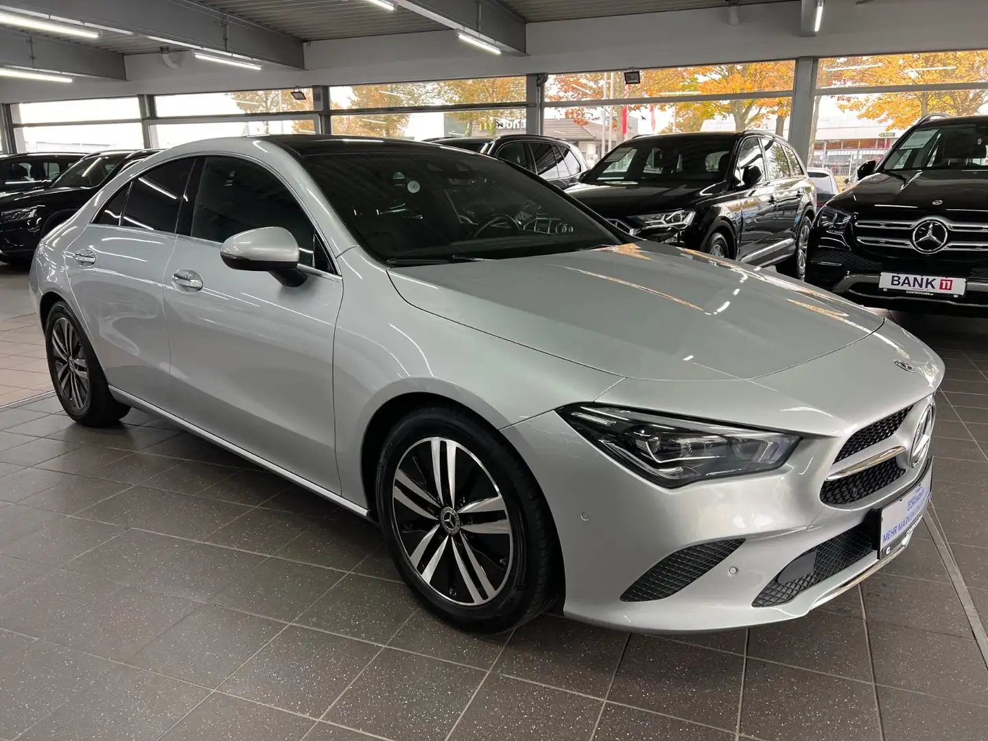 Mercedes-Benz CLA 180 CLA 180d Coupe Progressive AMB+KEYGO+PANORAMA Plateado - 2