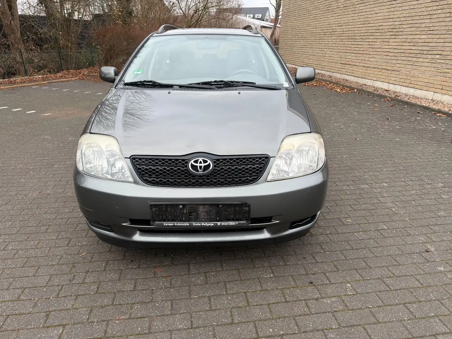 Toyota Corolla Kombi 1.4 Grau - 2