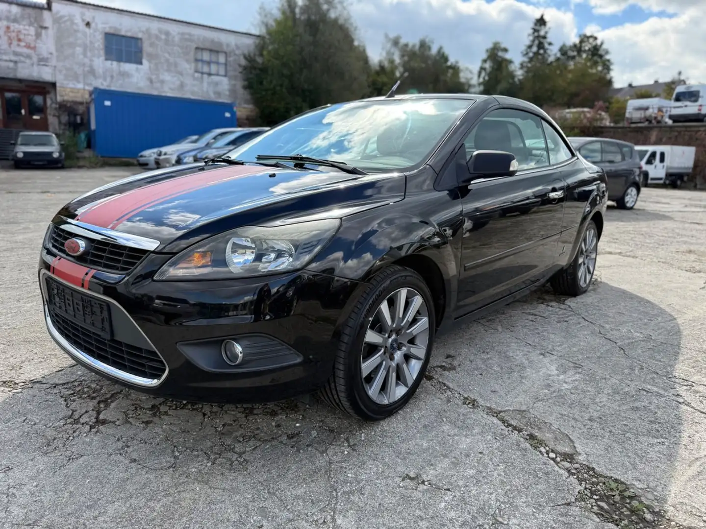 Ford Focus Cabrio Black Magic 2.0*TÜV05/26* Schwarz - 1
