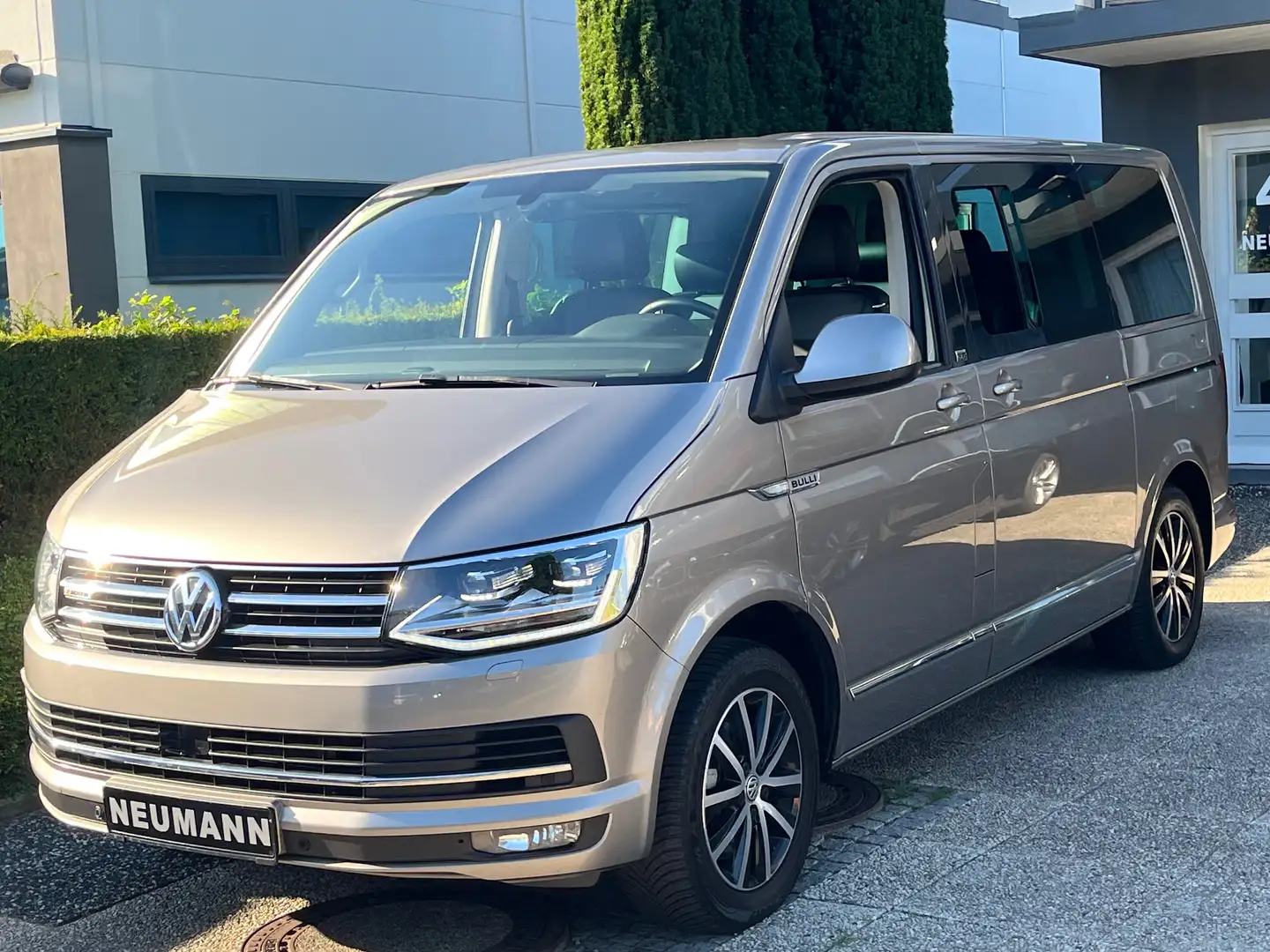 Volkswagen T6 Multivan Multivan Generation Six 4Motion Beige - 1