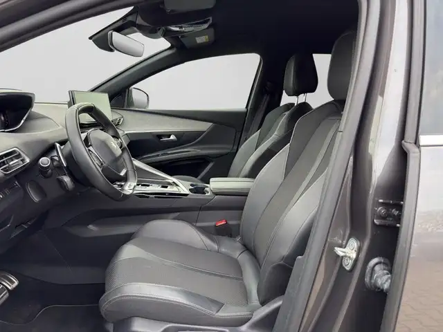 Peugeot 5008 view 8