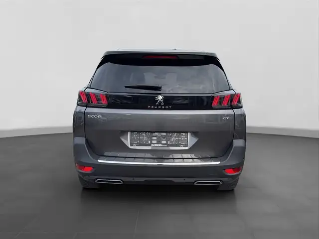 Peugeot 5008 view 4