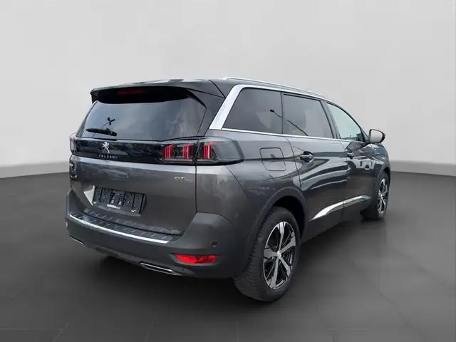 Peugeot 5008 view 5