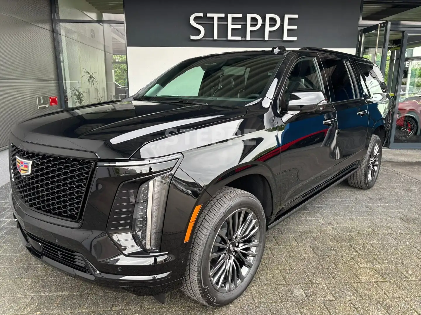 Cadillac Escalade FACELIFT MY25 6.2 V8 ESV Sport Platinum Negro - 1