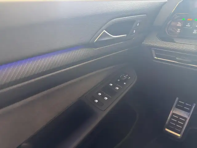 Volkswagen Golf view 14