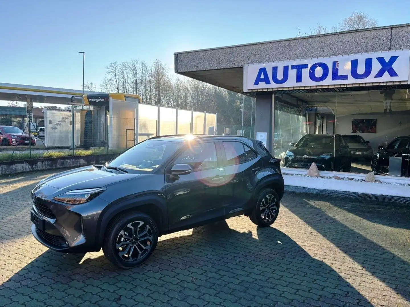 Toyota Yaris Cross 1.5 Hybrid 130CvE-CVT Trend+Accessori Grigio - 1