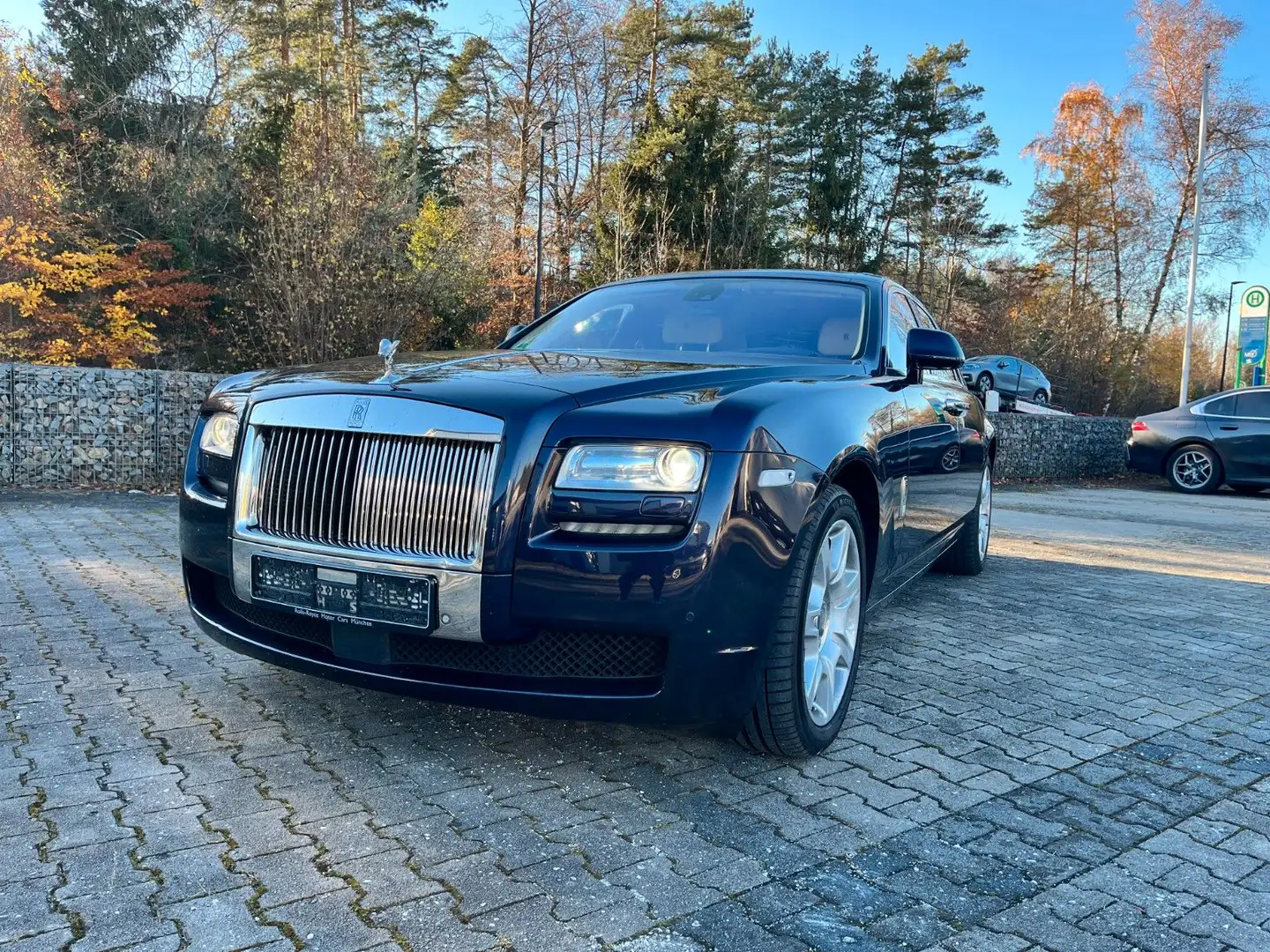 Rolls-Royce Ghost - 1