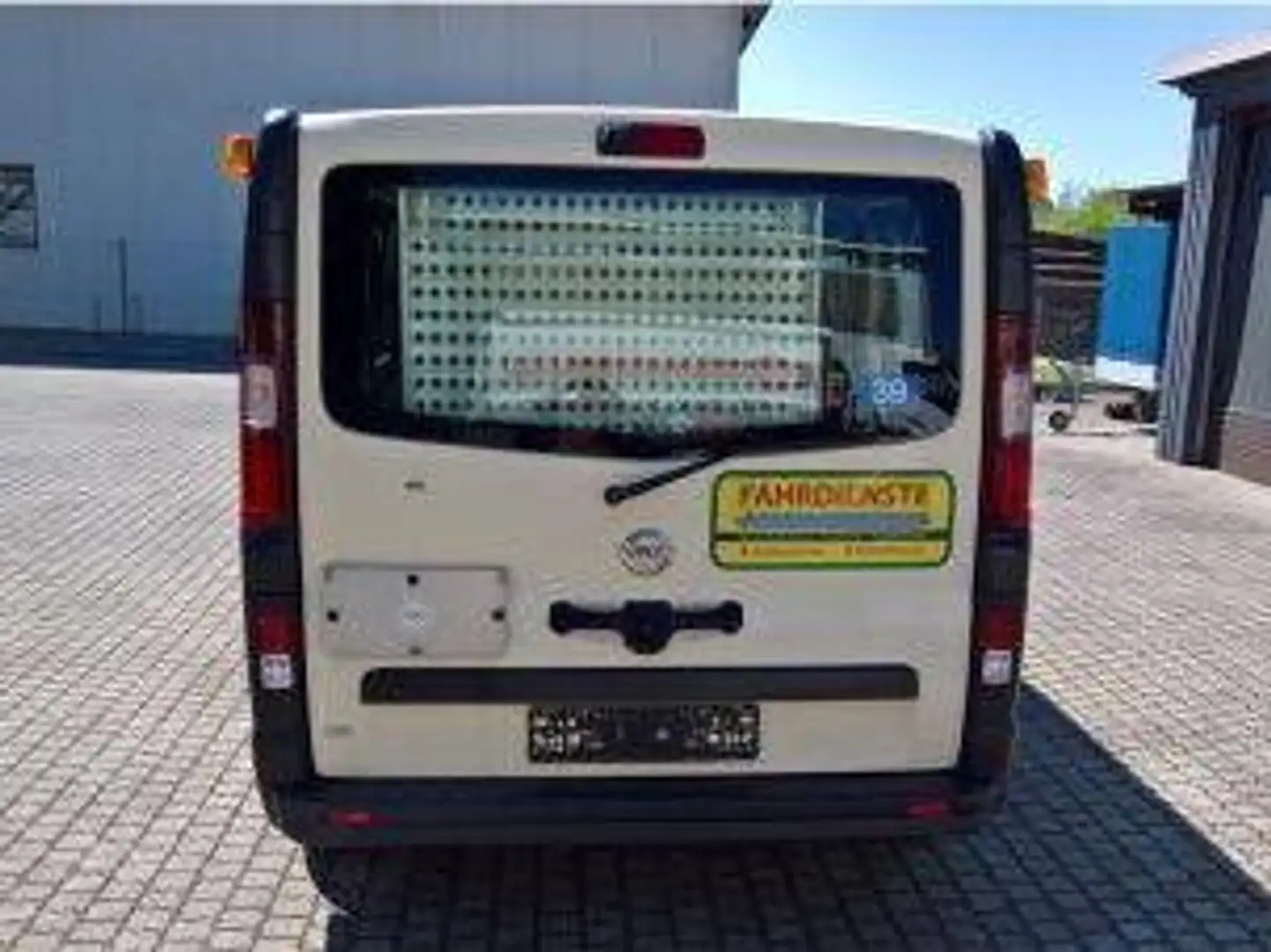Nissan NV300 L2/H2, 9 sitzer - 1