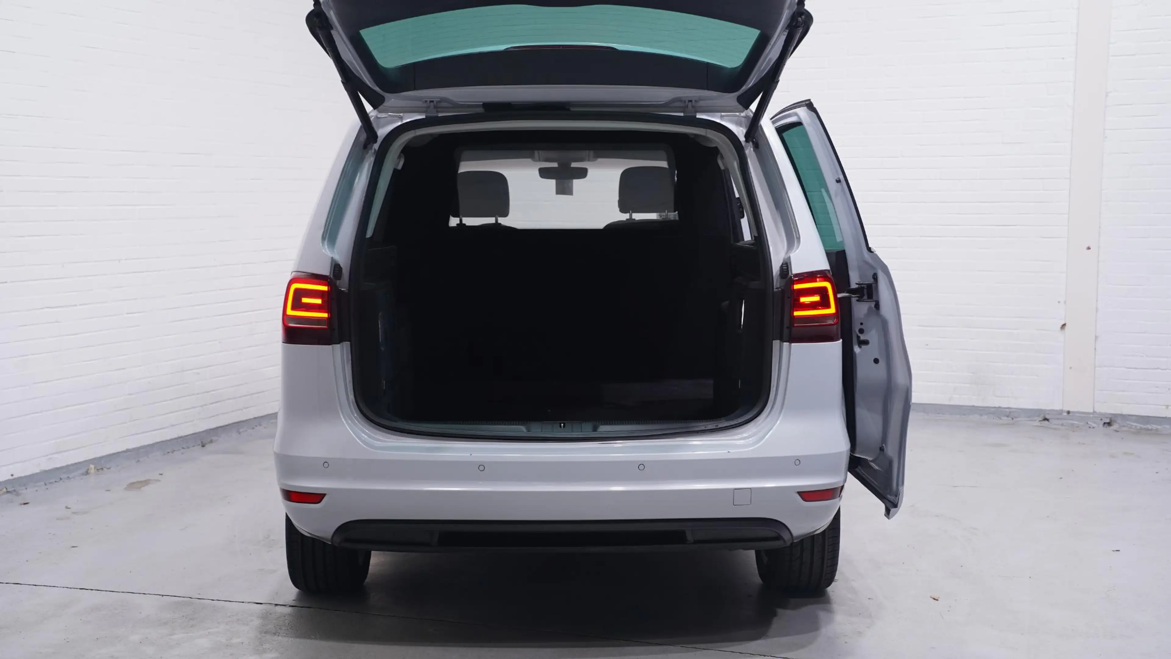 Volkswagen Sharan 2.0 TDI 150 pk DSG Aut. GRIJS KENTEKEN Trekhaak Na — photo 11