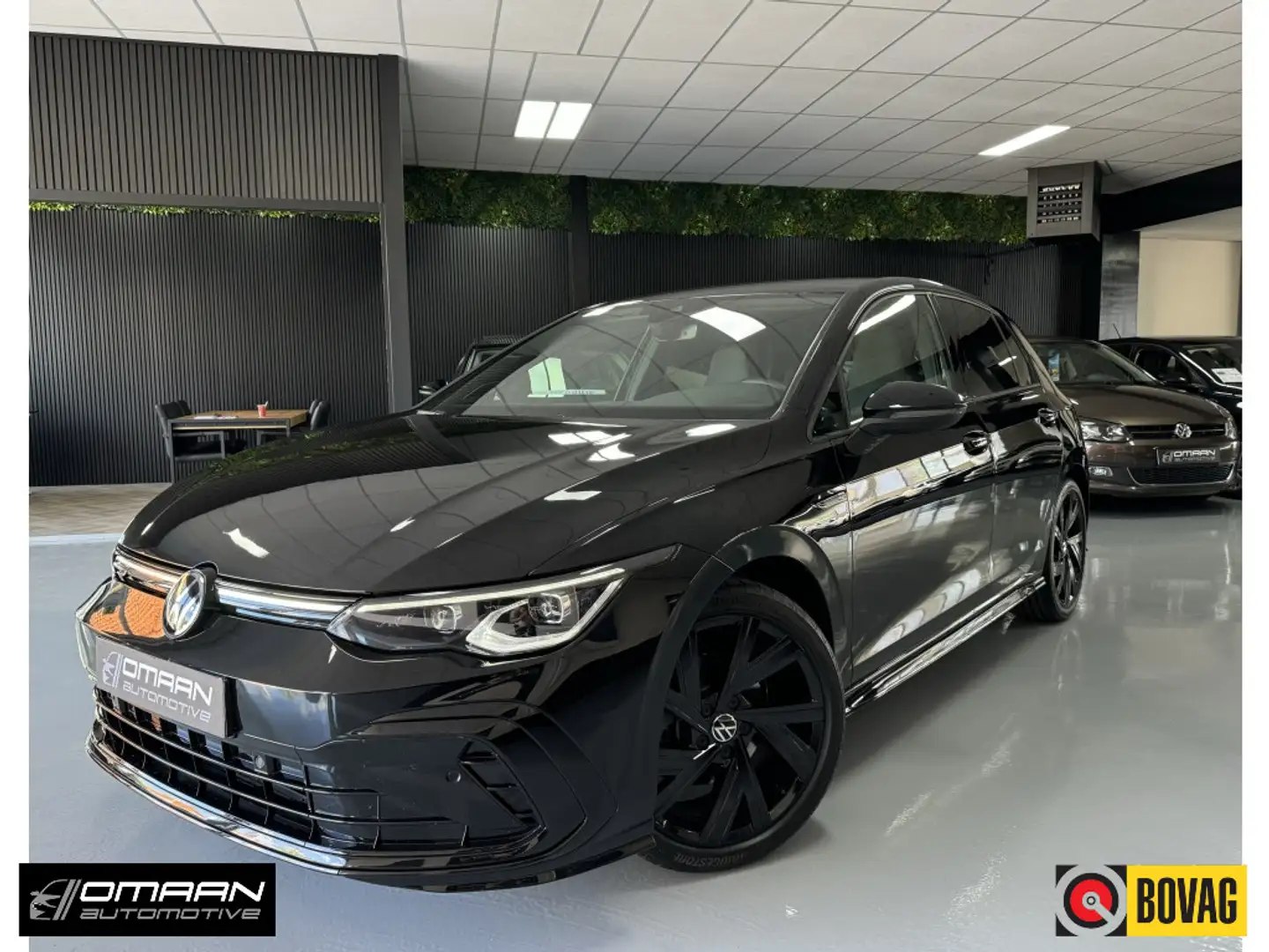 Volkswagen Golf 1.5 eTSI R-Line DSG 150PK IQ H&K Zwart - 1