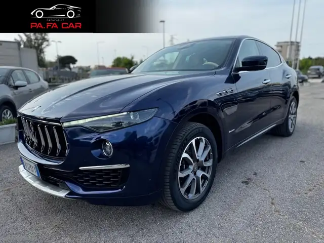 Maserati Levante view 9