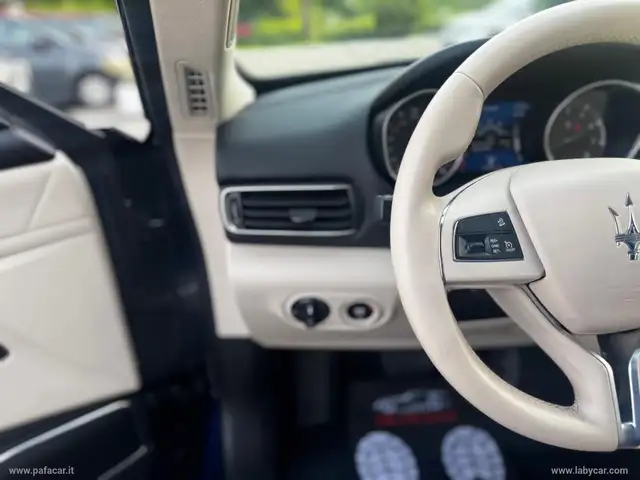 Maserati Levante view 11
