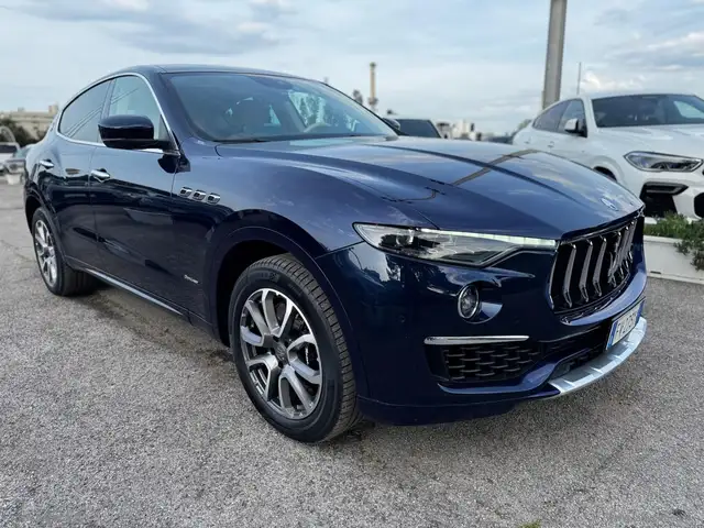 Maserati Levante view 3