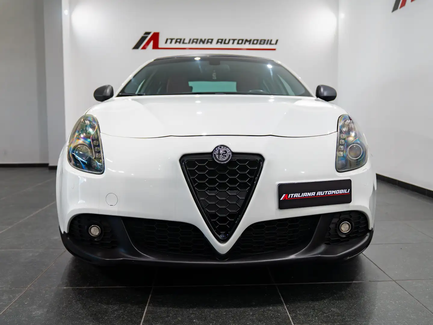 Alfa Romeo Giulietta Giulietta 1750 tbi Quadrifoglio Verde 235cv Blanc - 2