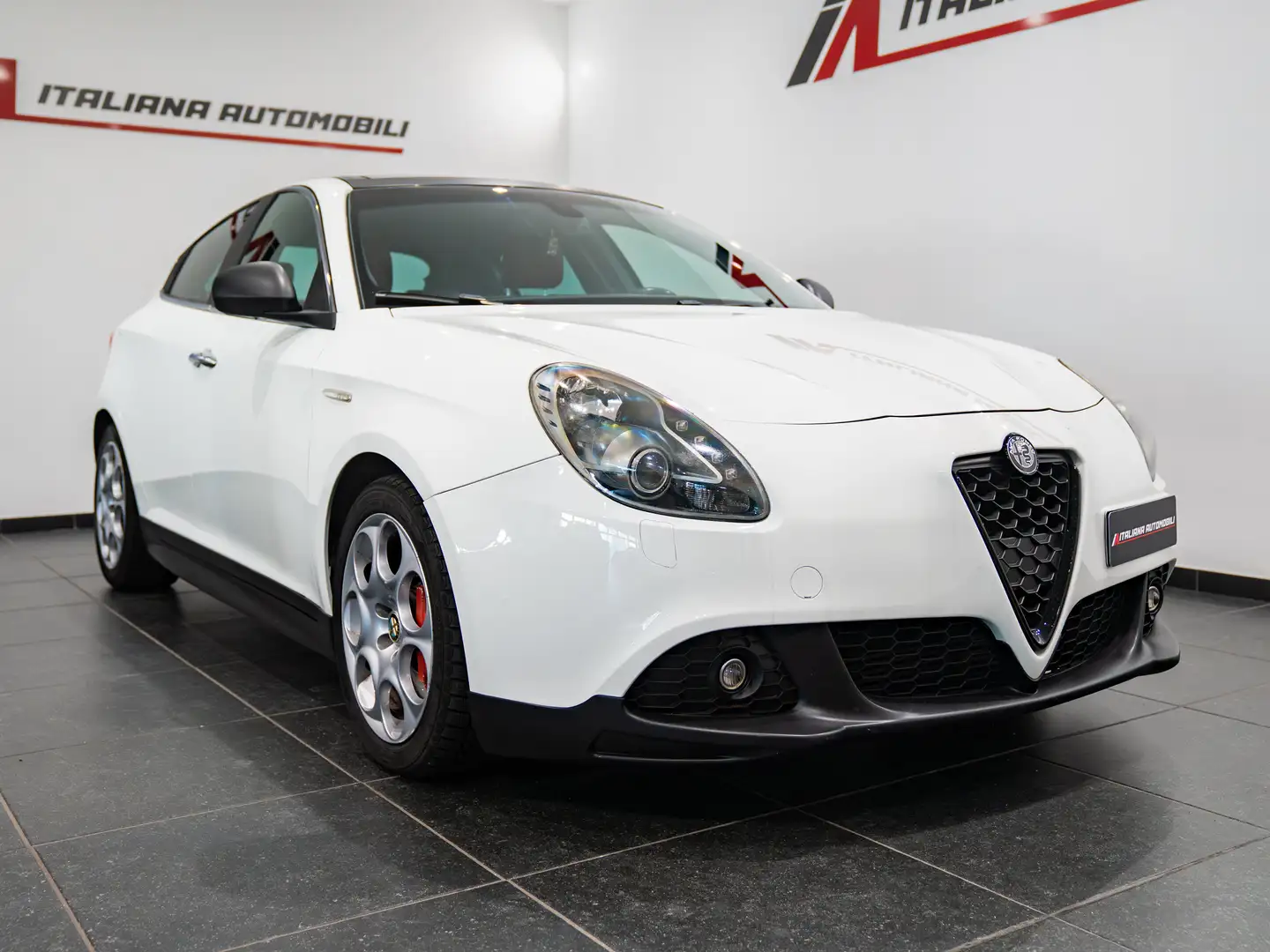 Alfa Romeo Giulietta Giulietta 1750 tbi Quadrifoglio Verde 235cv Blanc - 1