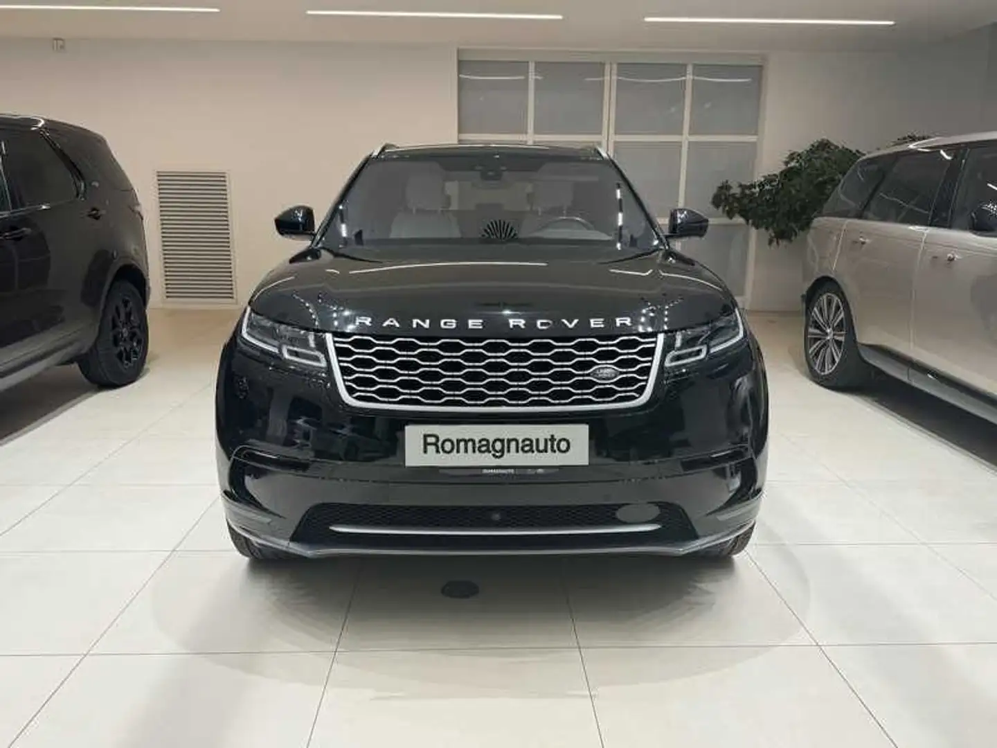 Land Rover Range Rover Velar 2.0 I4 240 CV SE Nero - 2