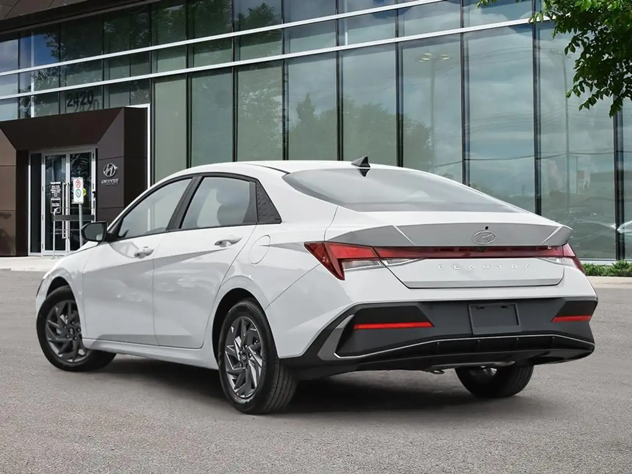 Hyundai ELANTRA photo Hyundai ELANTRA