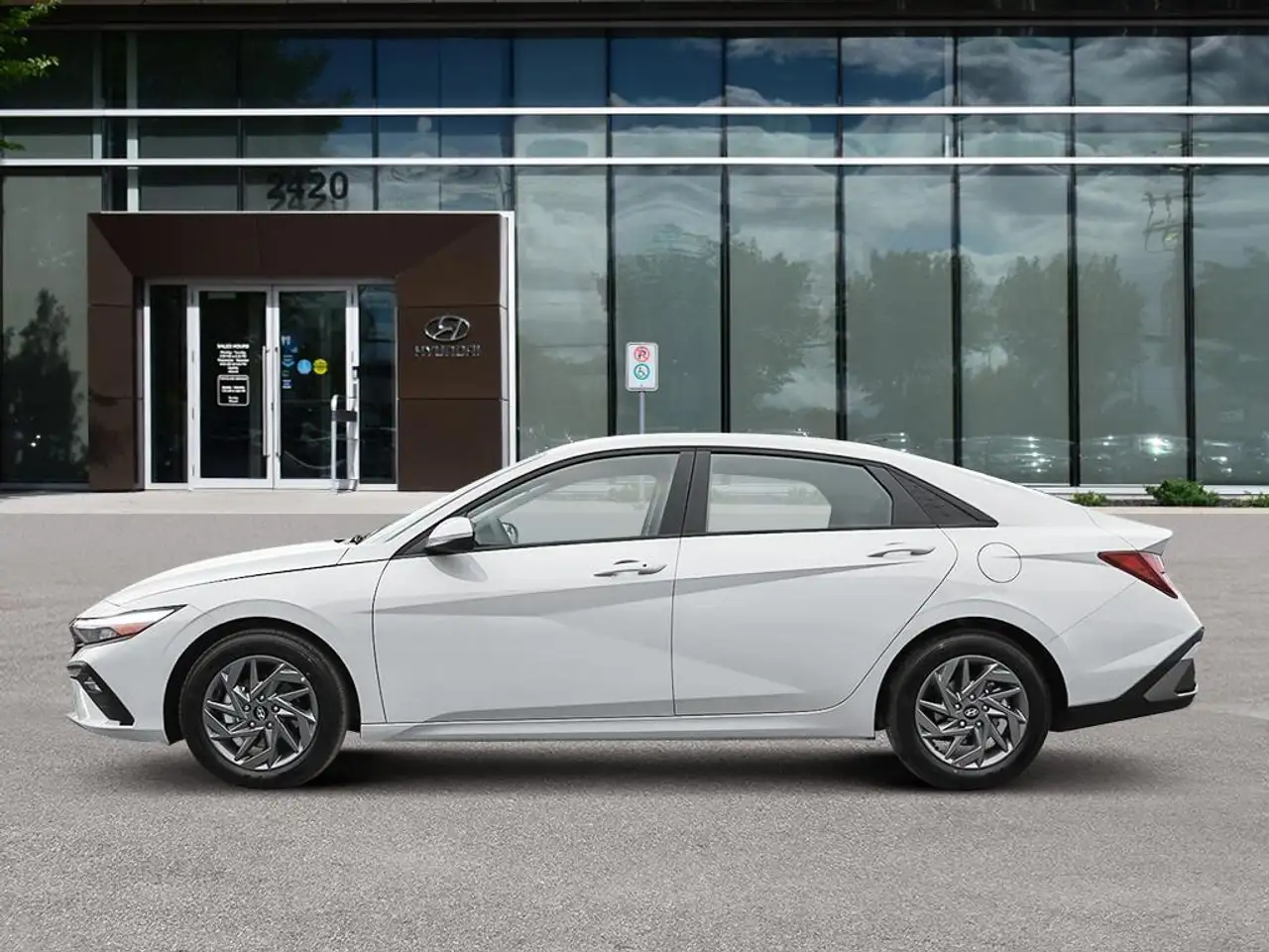Hyundai ELANTRA photo Hyundai ELANTRA